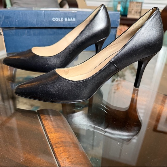 New Cole Haan Low Comfy Black‎ Heels Size 8 - Picture 5 of 15
